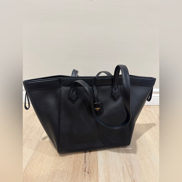 Fendi Black Leather Tote Bag - Picture 3 of 4